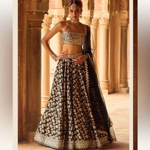 Lashkaraa Black Embroidered Brocade Lehenga Choli dress pakistani Indian